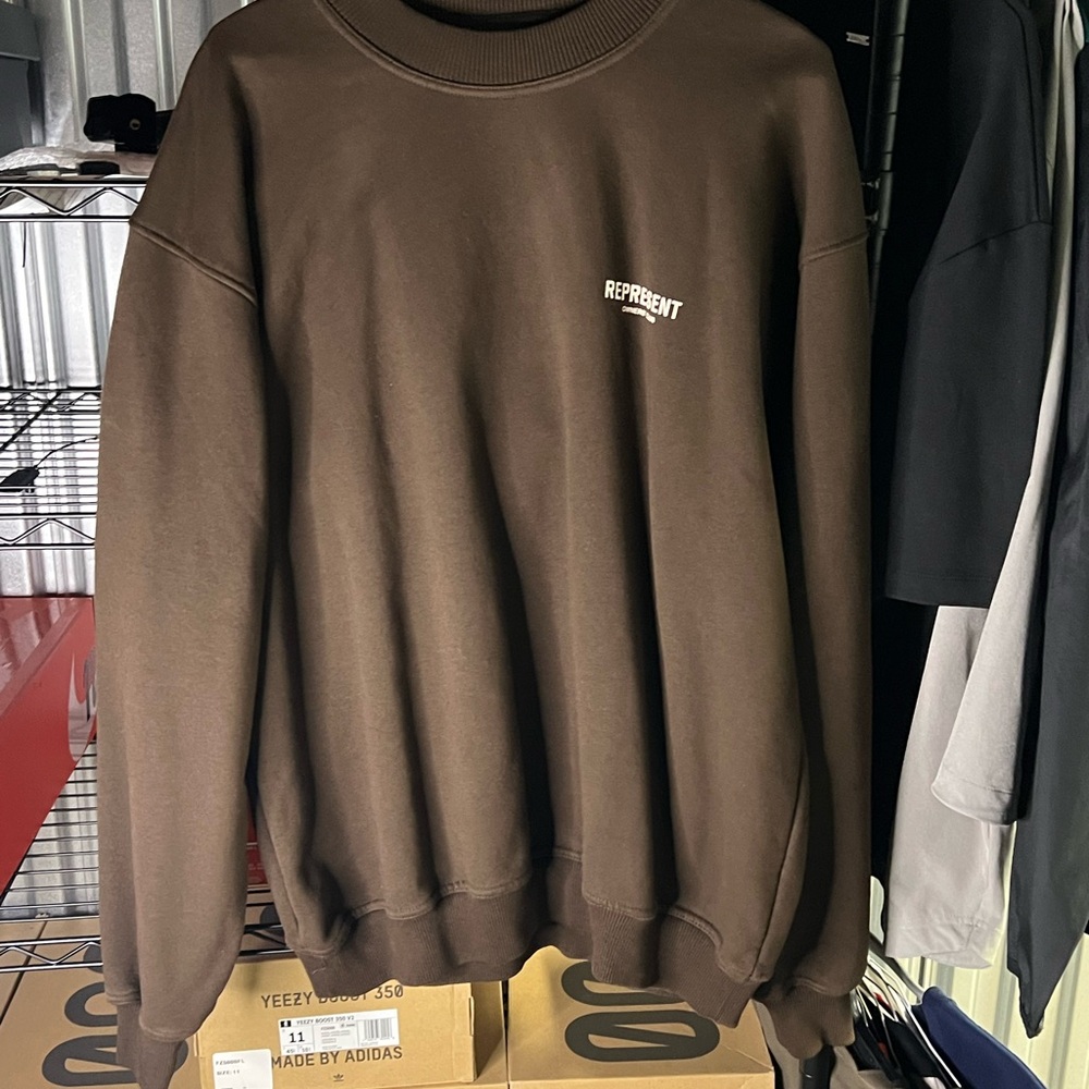 Brown Crewneck Sweater with Ribbed Cuffs